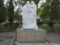памятник Петру и Февронии, Зеленокумск, 2012