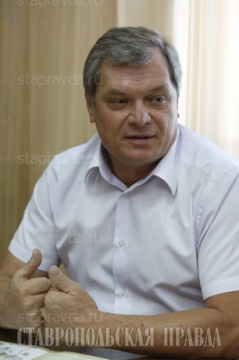 Глава администрации Зеленокумска Виктор Поповиченко