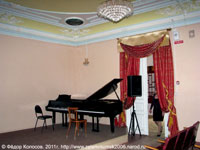 Дом Кащенко. Актовый зал. Зеленокумск. Фото 2011 г.