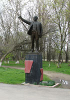 с. Отказное. Памятник Ленину
